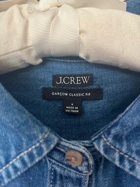 J CREW GARÇON CLASSIC CHAMBRAY SHIRT IN NEELA WASH SIZE 8